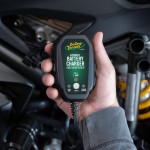 Battery Tender Junior 12 V, 800 mA Chargeur et mainteneur de batterie pour batteries au plomb et au lithium – Chargeur de batterie commutable pour sports motorisés – 022-0199-DL-WH