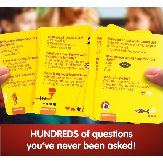 SUSSED The Wacky « Que feriez-vous ? » Jeu de cartes sociales – Chaussette de Noël pour enfants et jeu de voyage familial pour garçons et filles – Amusant et facile à jouer – Tous les âges à partir de 6 ans – Hello Yellow Deck
